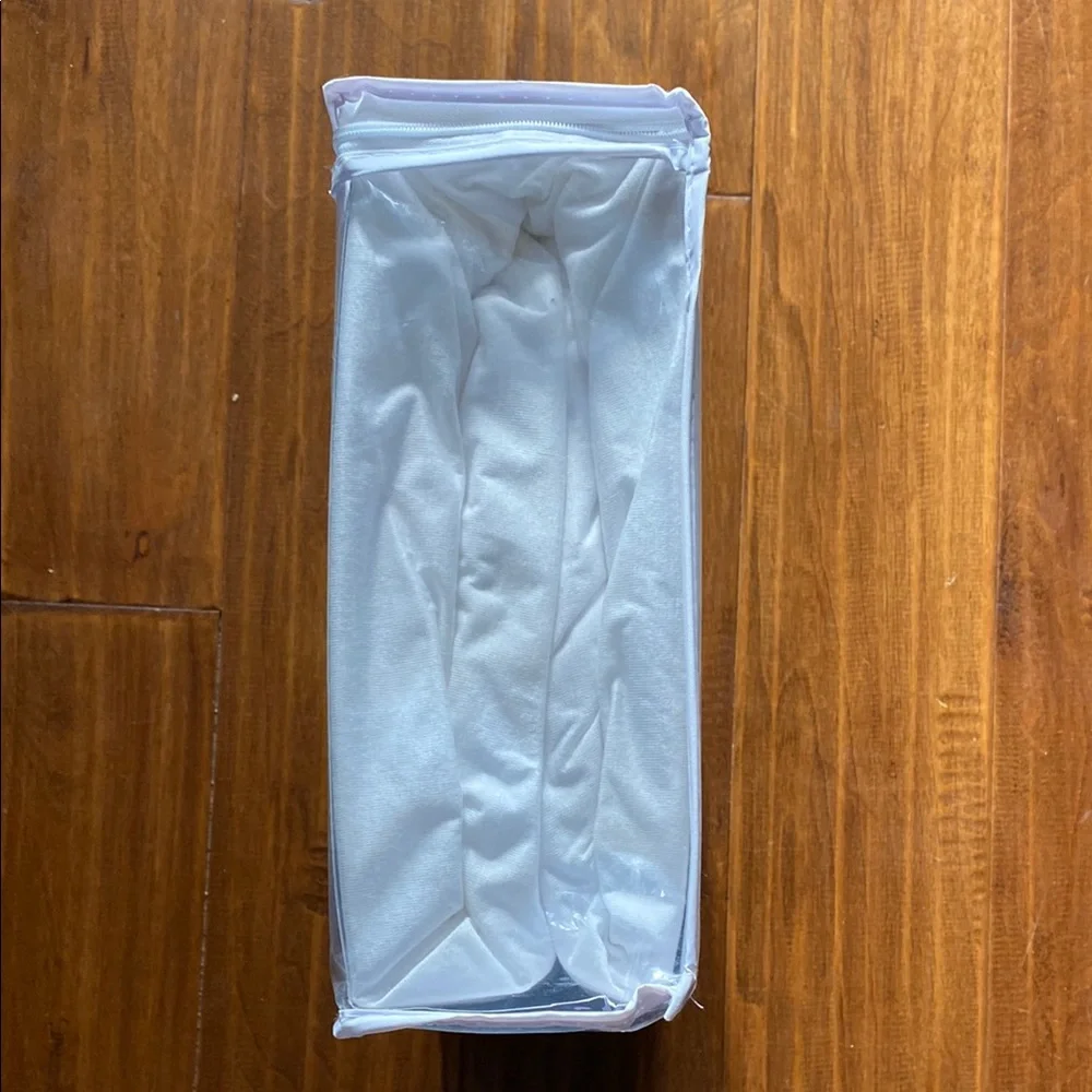 NIB “KING” Ultra Luxury Mattress Protector - White by LUX MATTRESS FIRM